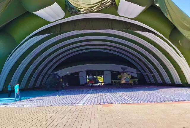 充氣膜結(jié)構(gòu)建筑選擇氣膜材料時(shí)要注意什么？